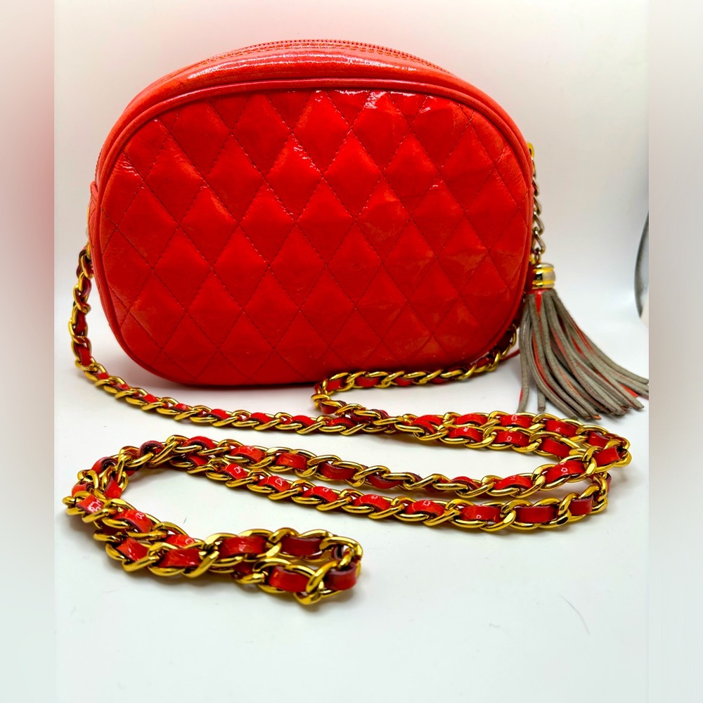 RARE! Nordstrom Coral Quilted Pattern Genuine Leather Small Cross Body Bag.